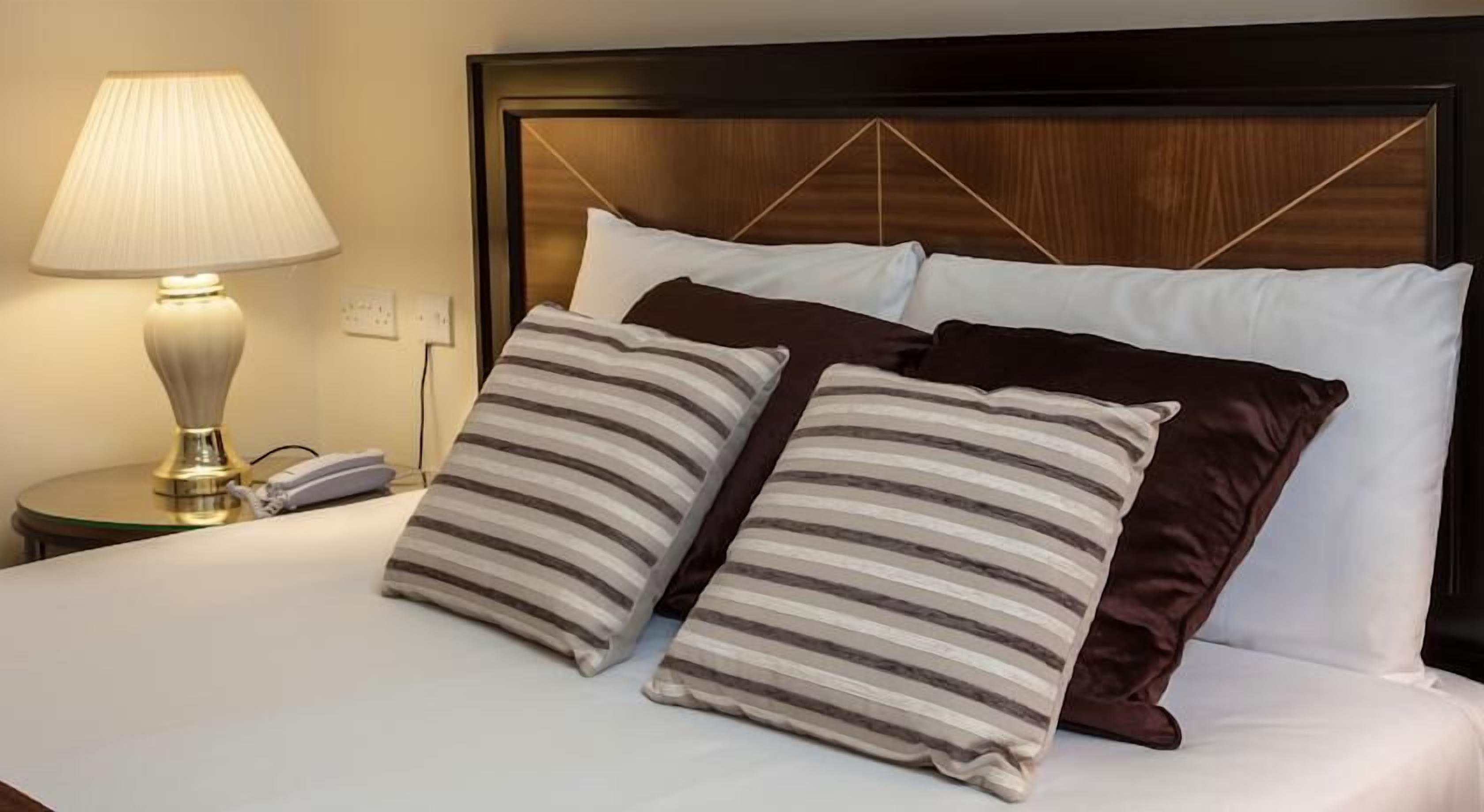 Hypo-allergenic bedding, in-room safe, desk, iron/ironing board