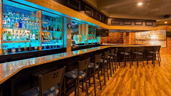 Bar (on property) - Best Western Woodhaven Inn (Woodhaven)