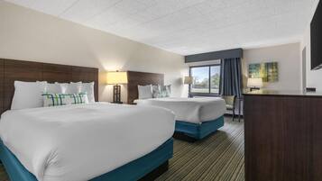 Hypo-allergenic bedding, in-room safe, desk, laptop workspace