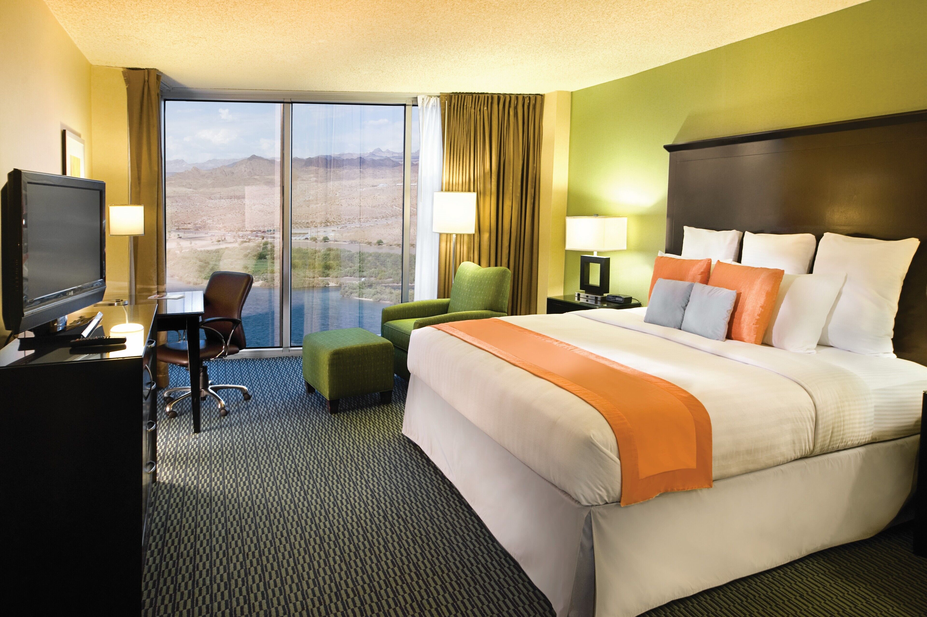 Room, 1 King Bed, River View | Desk, iron/ironing board, rollaway beds, free WiFi