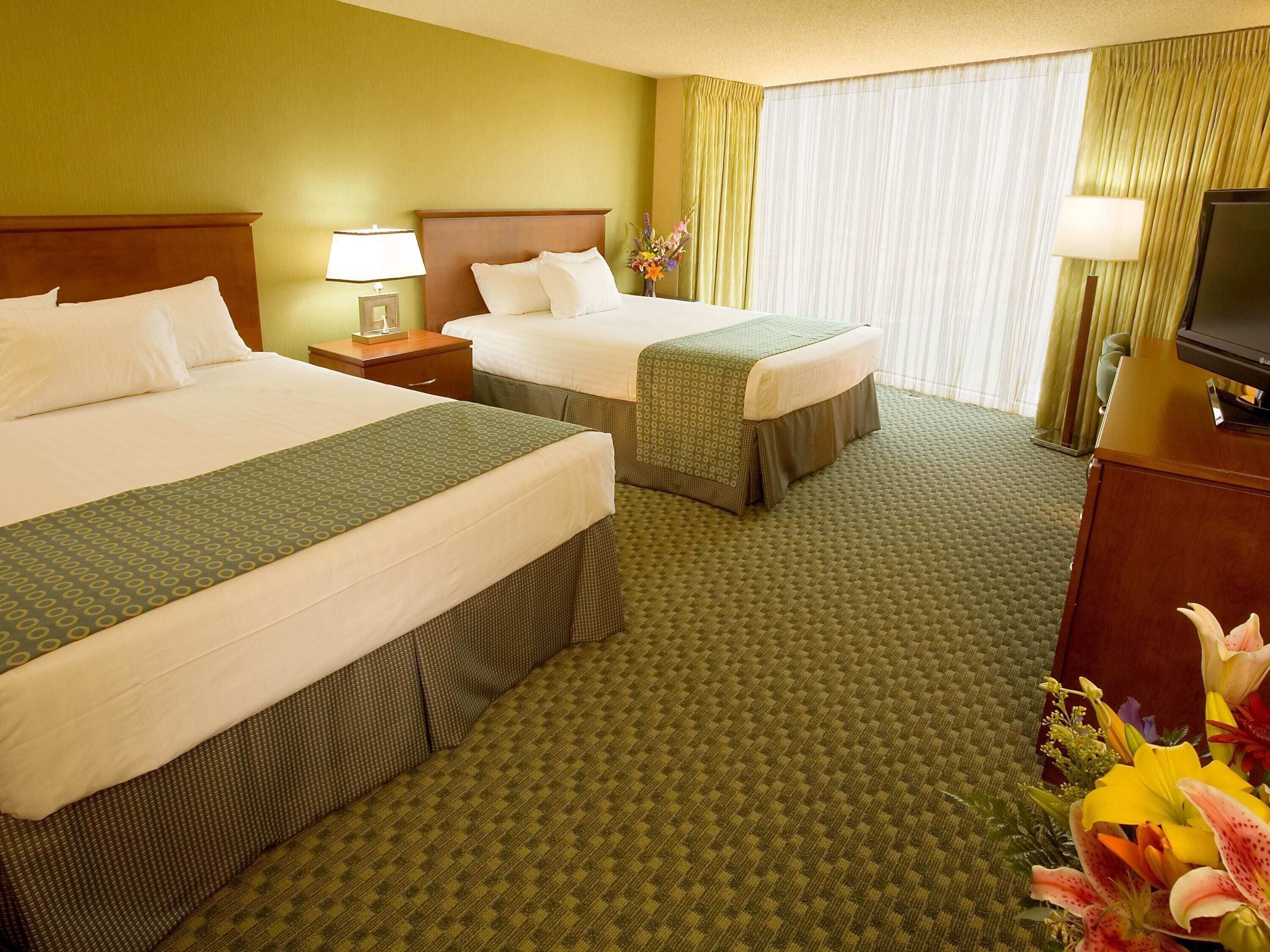 Desk, iron/ironing board, rollaway beds, free WiFi