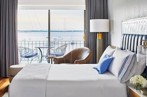 Room, 2 Queen Beds, Non Smoking, Balcony | Premium bedding, down comforters, pillowtop beds, in-room safe