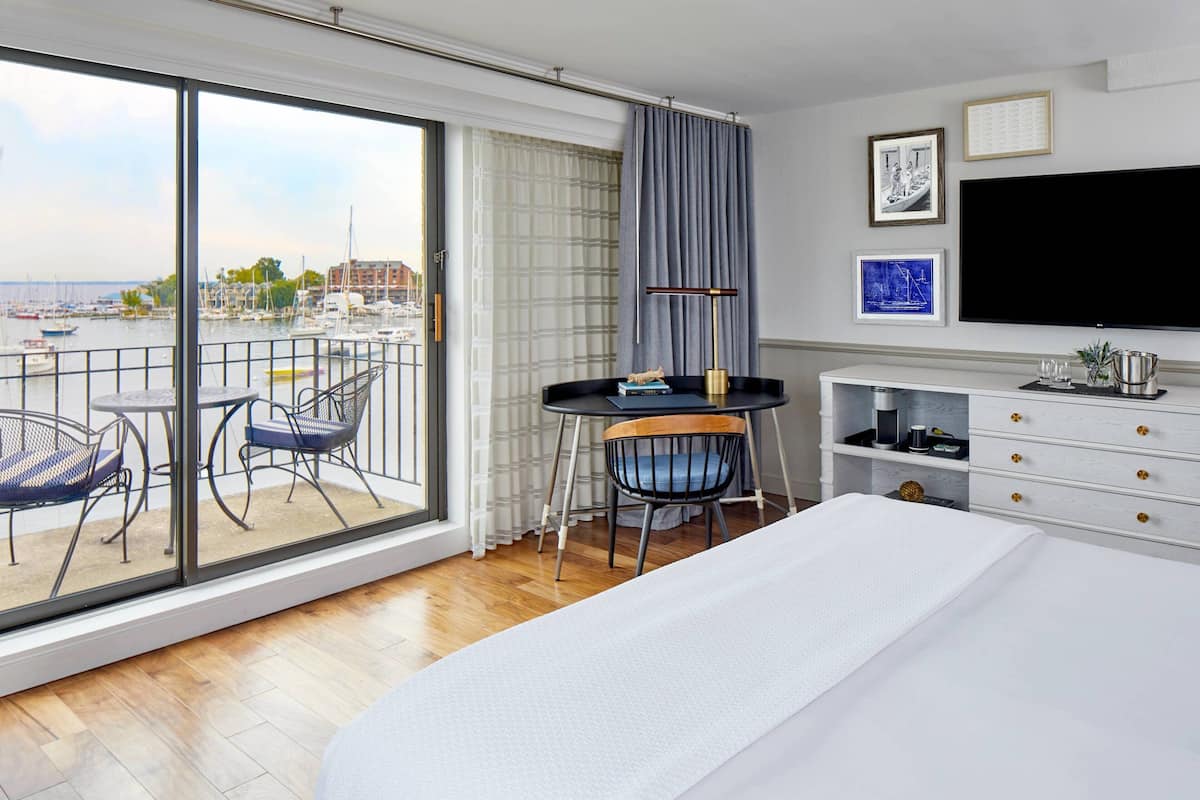 Chambre, 1 très grand lit, balcon | Literie de qualité, couette en duvet, lit avec matelas à plateau-coussin