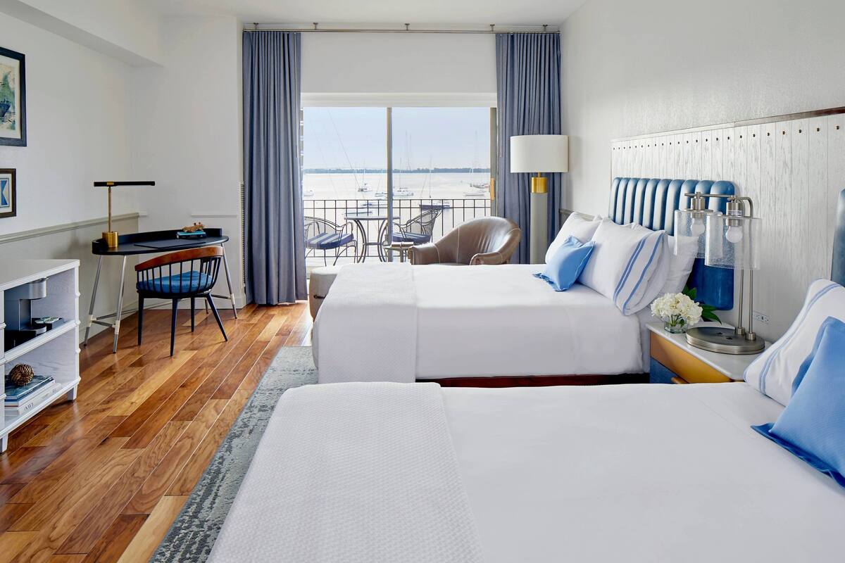 Chambre, 2 grands lits, balcon | Literie de qualité, couette en duvet, lit avec matelas à plateau-coussin
