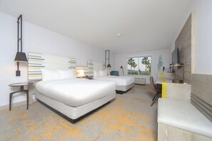 Luxe beddengoed, donsdekens, een kluis op de kamer