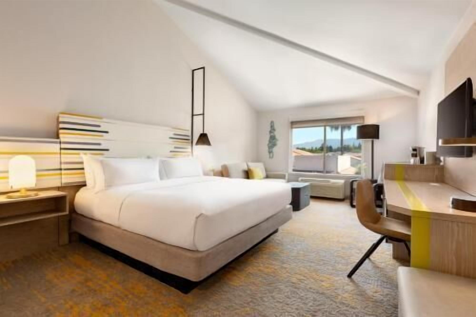 Premium bedding, down comforters, in-room safe, blackout drapes