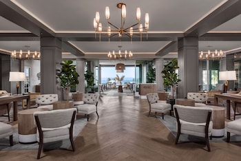 Hotel entrance and lobby at LAuberge Del Mar