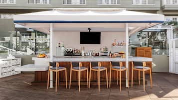 Poolside bar