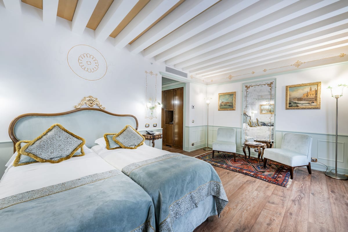 Suite | 1 slaapkamer, lakens van Egyptisch katoen, luxe beddengoed, een minibar