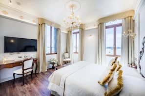 Suite Canal View | Egyptian cotton sheets, premium bedding, minibar, in-room safe