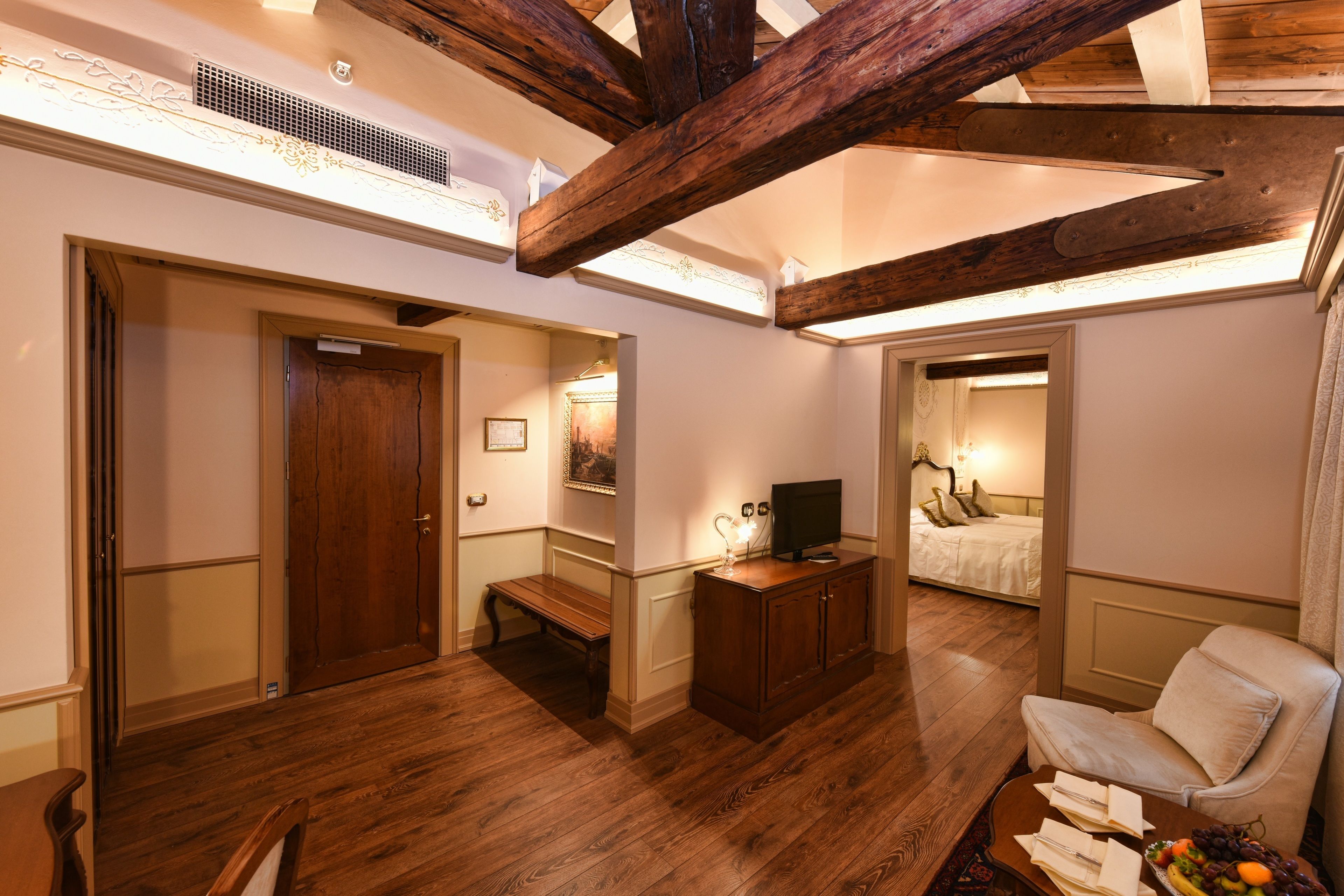 suite | egyptian cotton sheets, premium bedding, minibar, in-room safe