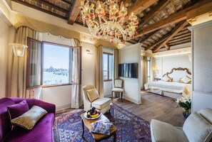 Suite Vue sur le canal | 1 chambre, draps en coton égyptien, literie de qualité, minibar