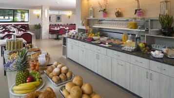 Frukostbuffé varje dag (CHF 15.00 per person)