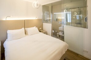 Kahden hengen standard-huone, 1 keskisuuri parisänky | 1 makuuhuone, ylelliset vuodevaatteet, untuvapeitot, minibaari