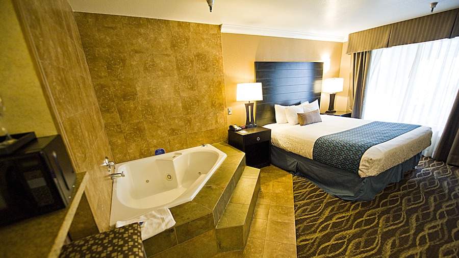 Hotel d’Lins Ontario Airport