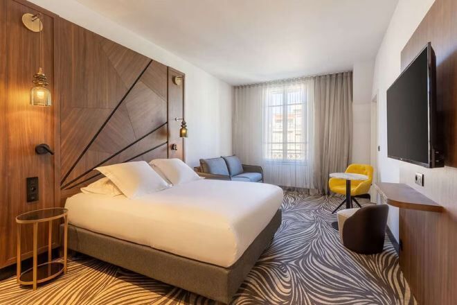 Premium bedding, minibar, in-room safe, desk