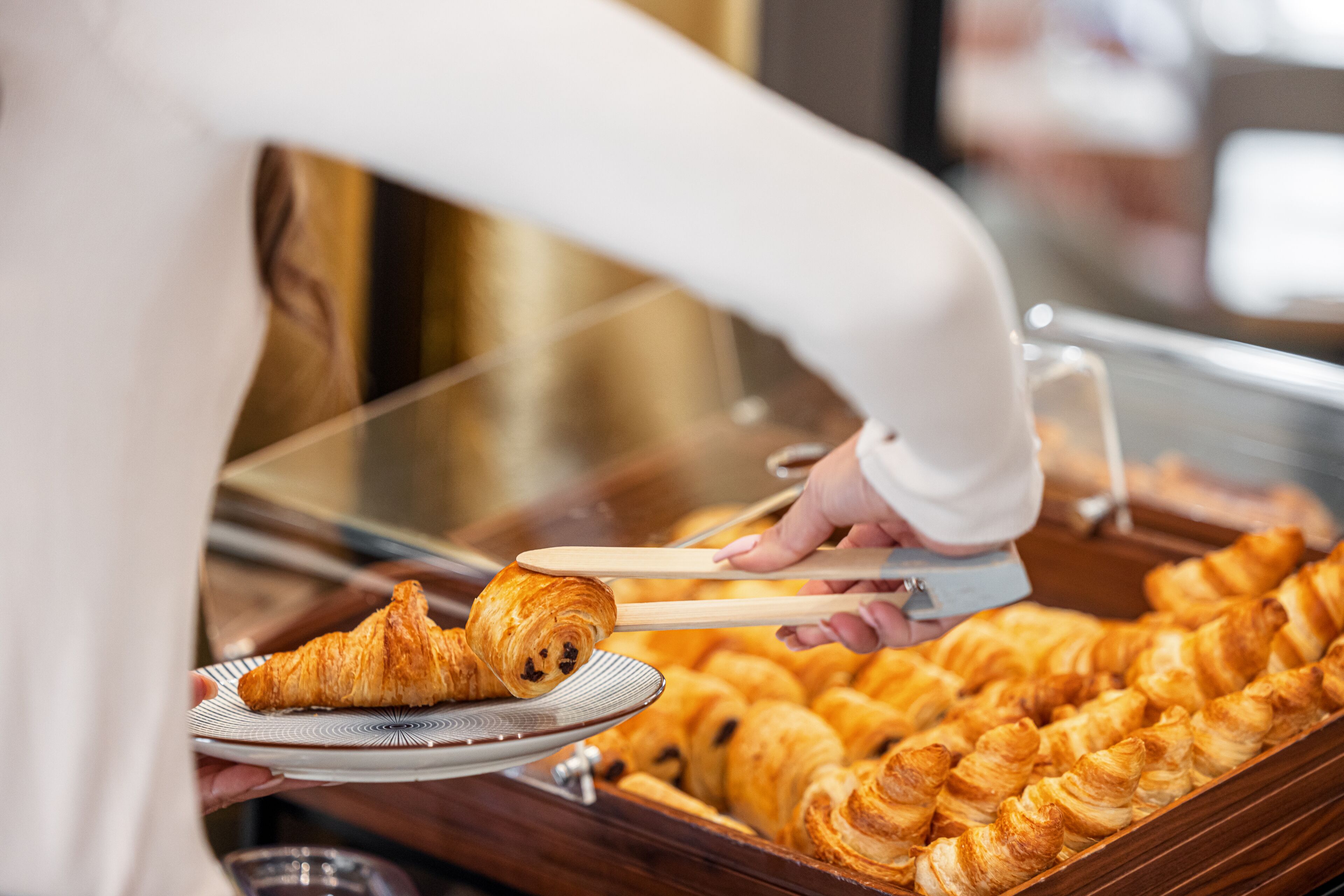 Daily buffet breakfast for a fee