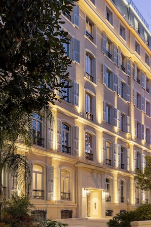 Front of property - evening/night