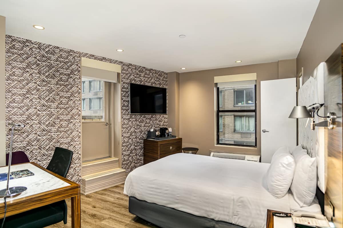 Egyptian cotton sheets, premium bedding, down duvets, pillow-top beds