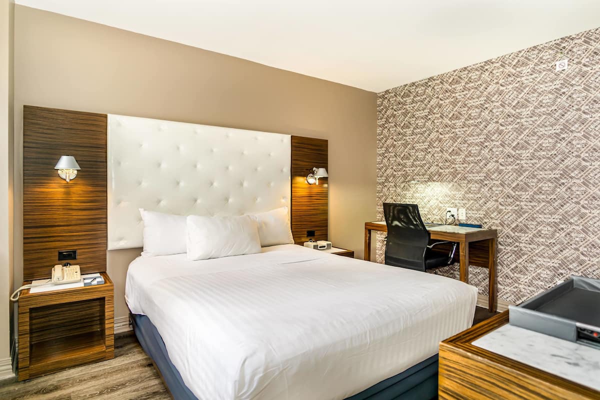 Egyptian cotton sheets, premium bedding, down duvets, pillow-top beds