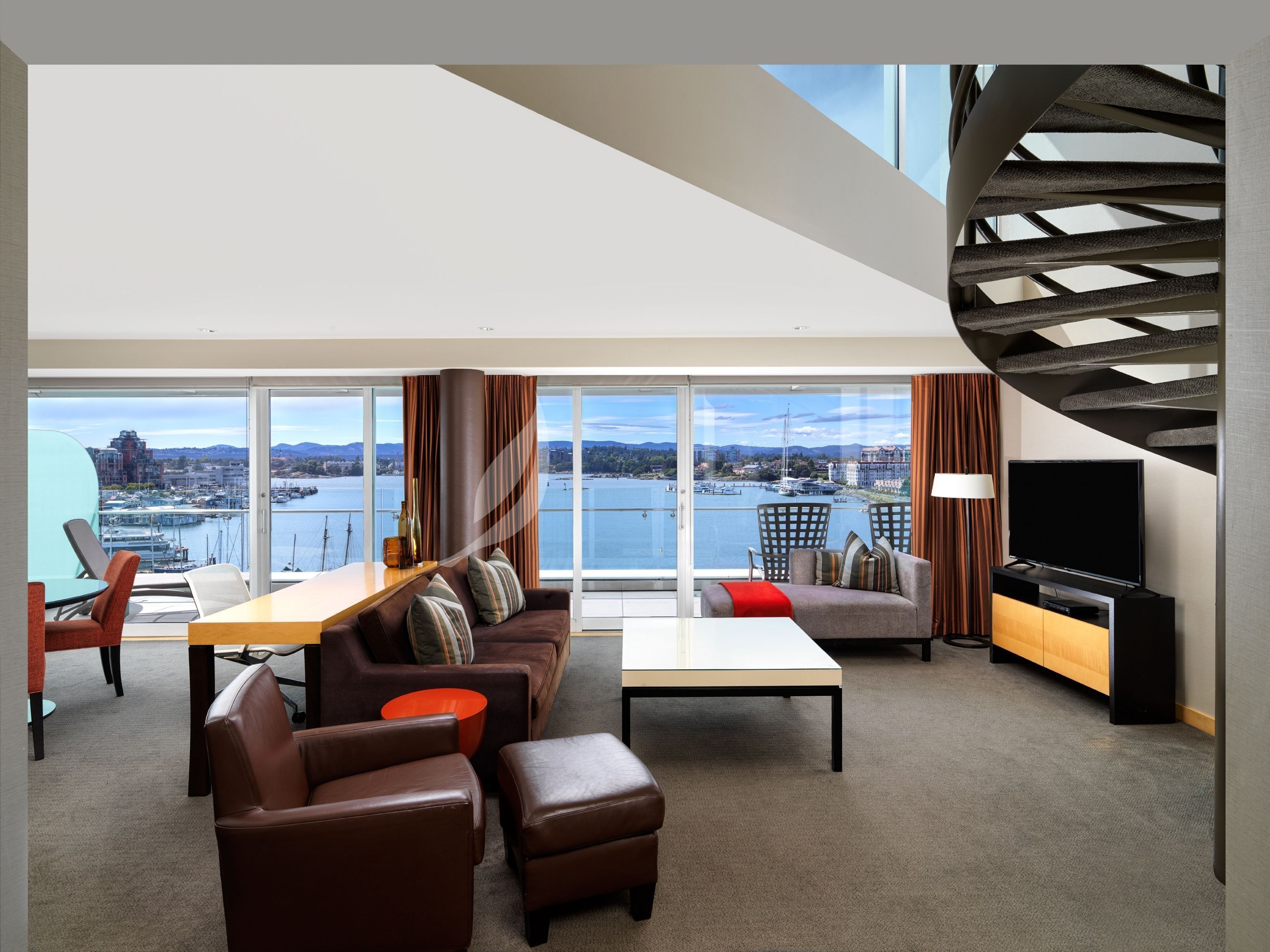 55-inch tv with digital channels, pay films