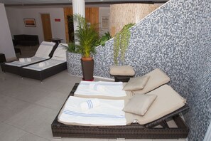 Salle de soins pour les couples, sauna, spa, bain de vapeur