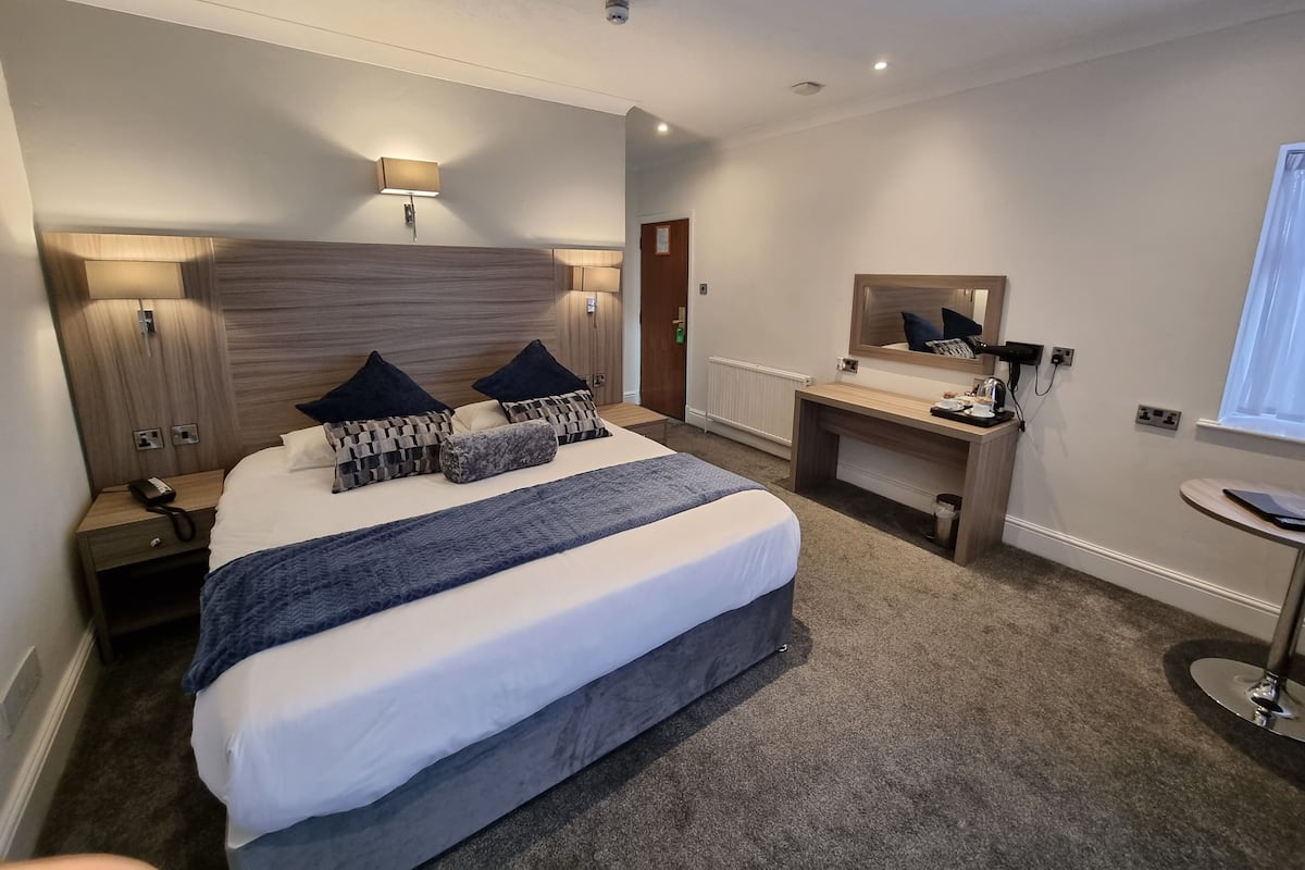 Coach House Double Room (Annex Building) | Premium bedding, desk, laptop workspace, iron/ironing board