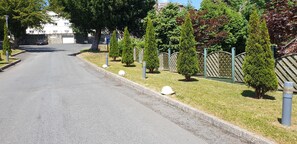 Garden - The Diplomat Hotel and Spa (Llanelli)