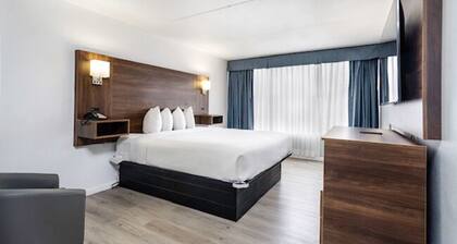 Baymont by Wyndham Addison