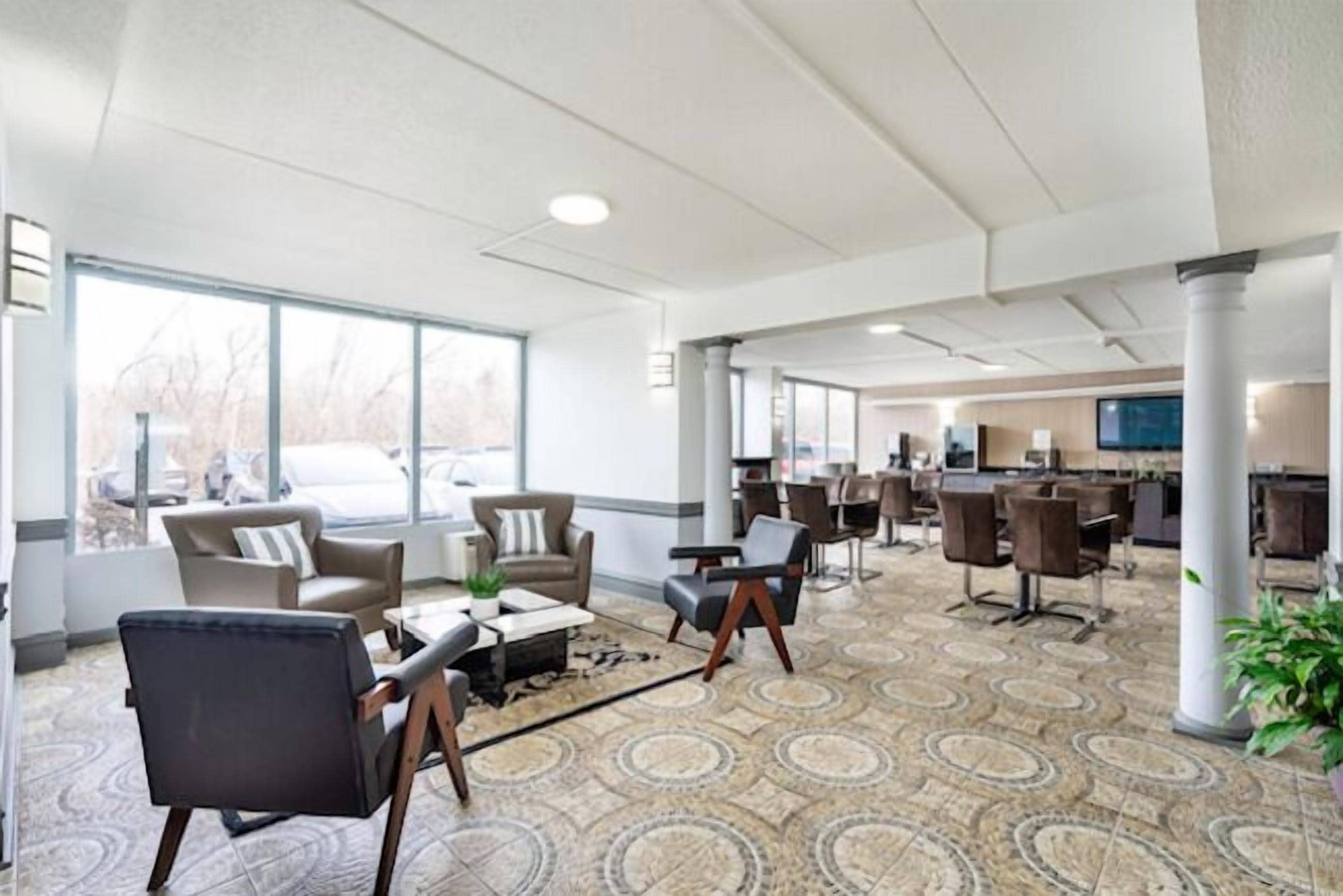 Photo - Baymont by Wyndham - Chicago - Addison - O'Hare