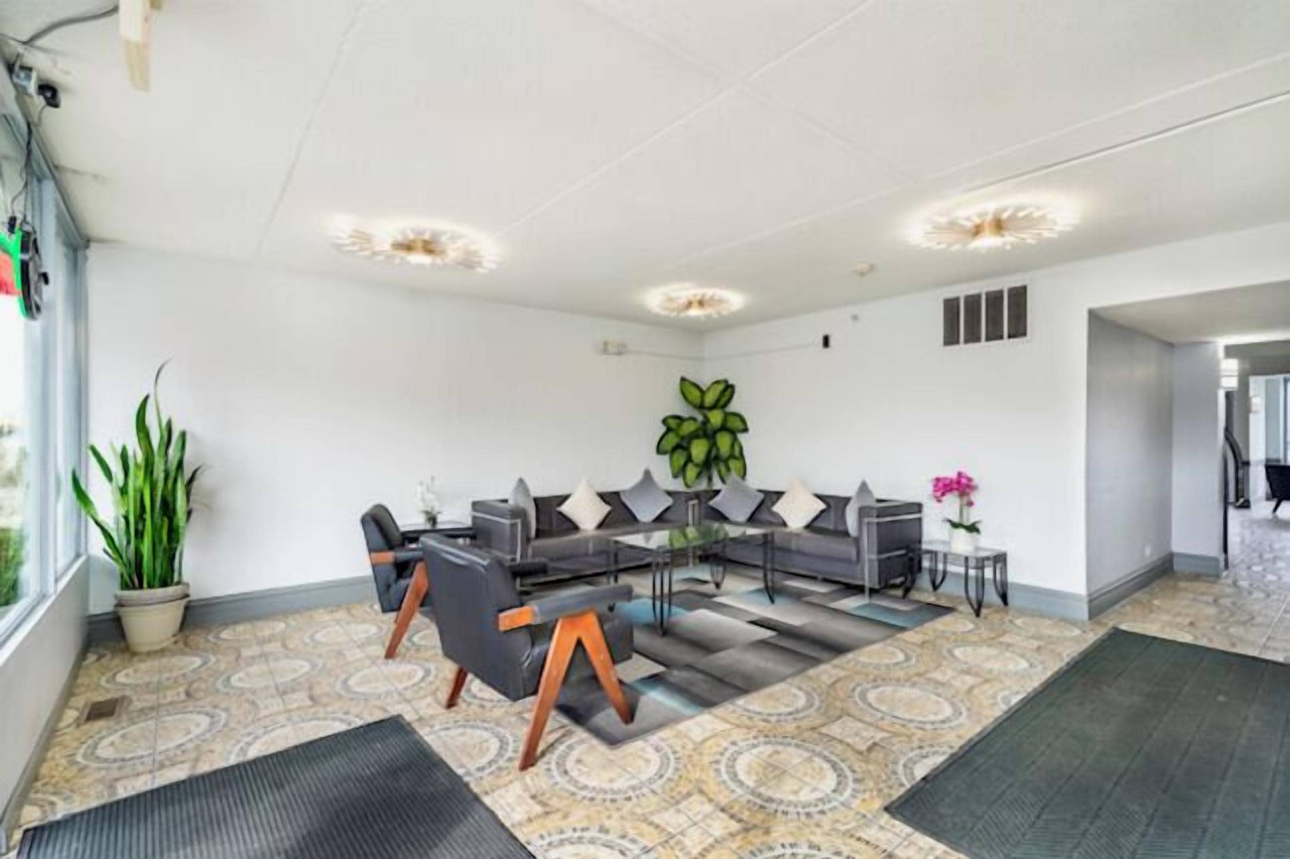 Photo - Baymont by Wyndham - Chicago - Addison - O'Hare