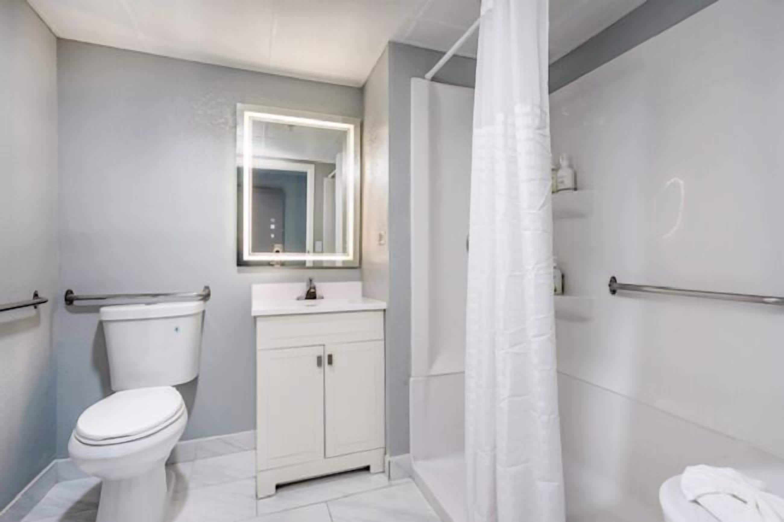 Photo - Baymont by Wyndham - Chicago - Addison - O'Hare