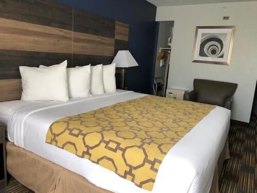 In-room safe, desk, laptop workspace, blackout drapes