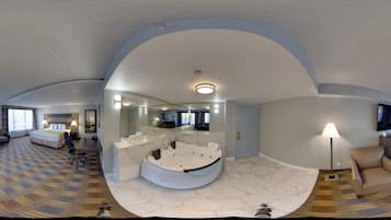 Suite – deluxe, 1 kingsize-seng, ikke-røyk | Safe på rommet, skrivebord og skrivebord for bærbar PC