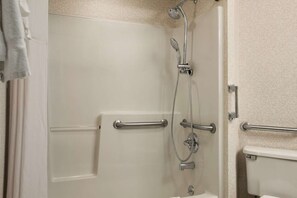 Combined shower/tub, free toiletries, hair dryer, towels - Days Inn by Wyndham Shelburne/Burlington (Shelburne)