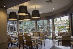 Family dining - Hotel Lucerna Tijuana (Tijuana)