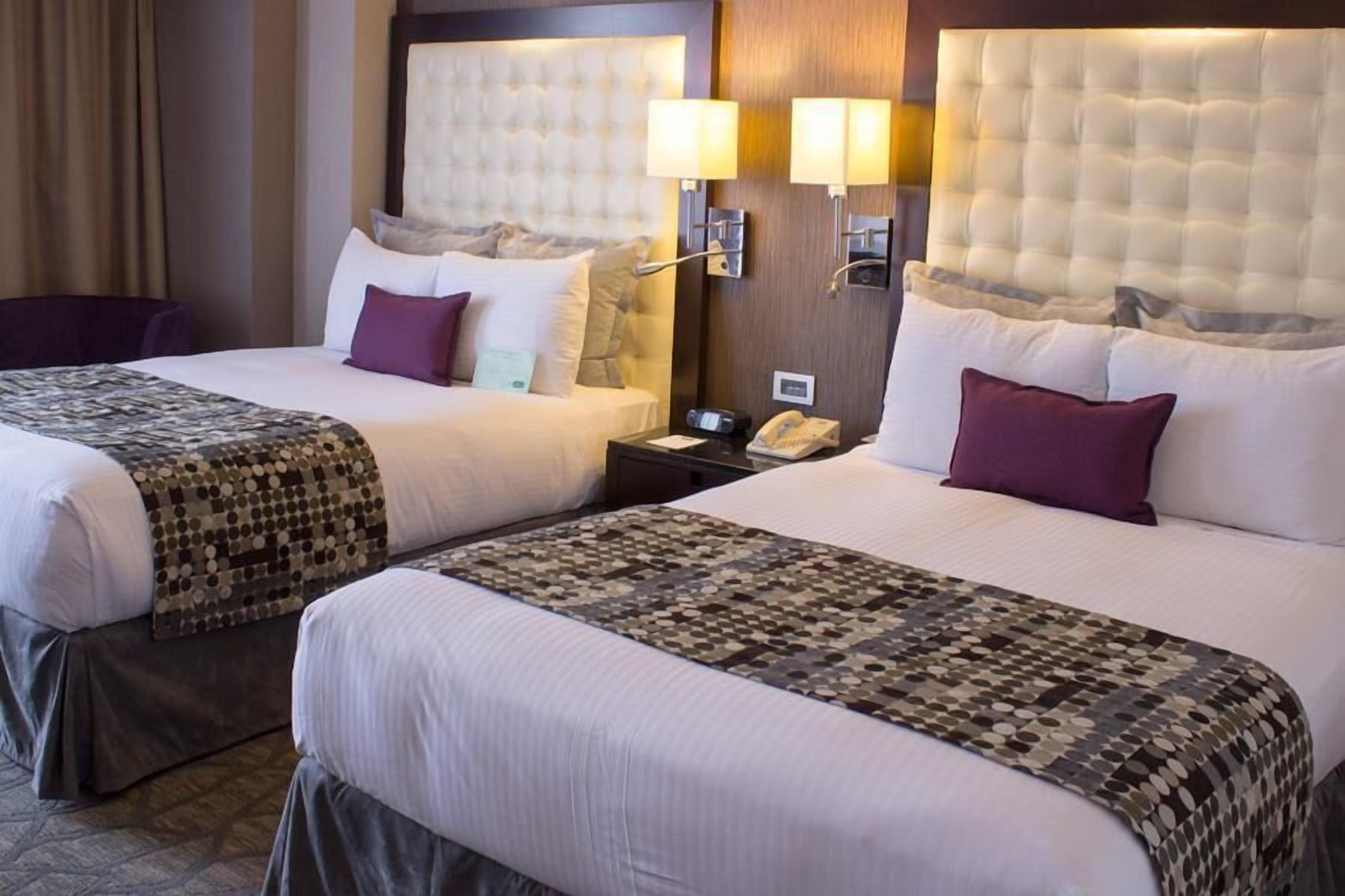 Premium bedding, in-room safe, desk, blackout drapes