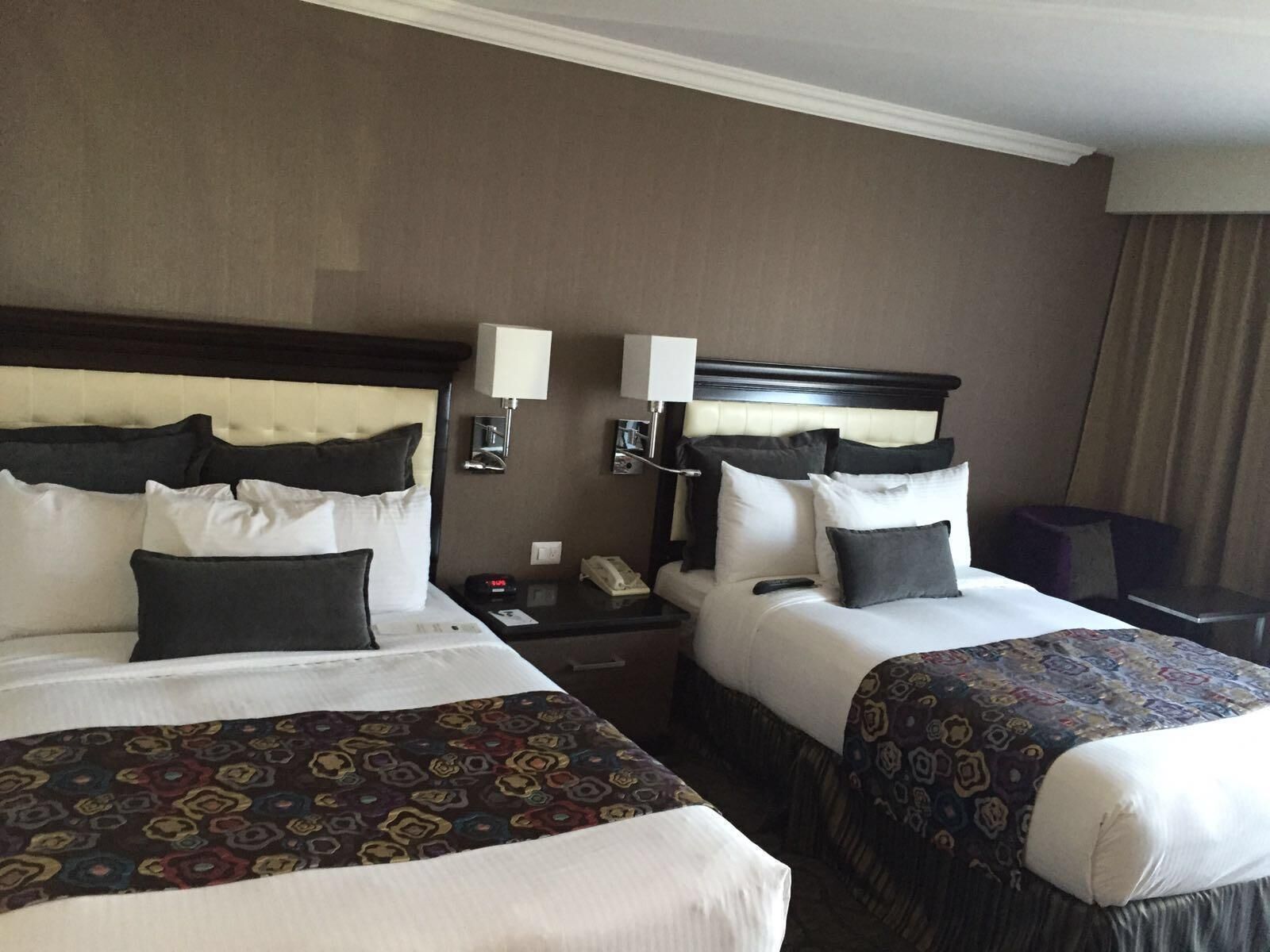 Premium bedding, in-room safe, desk, blackout drapes