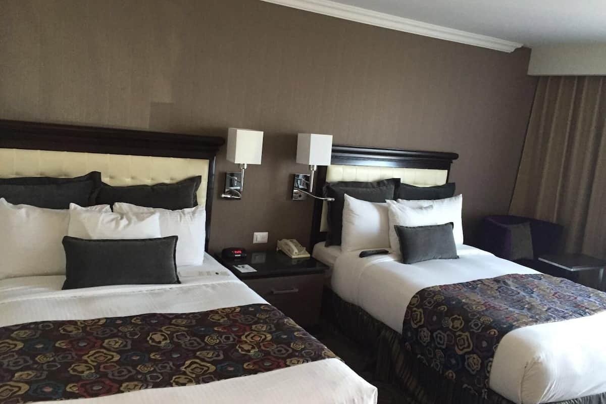 Premium bedding, in-room safe, desk, blackout curtains