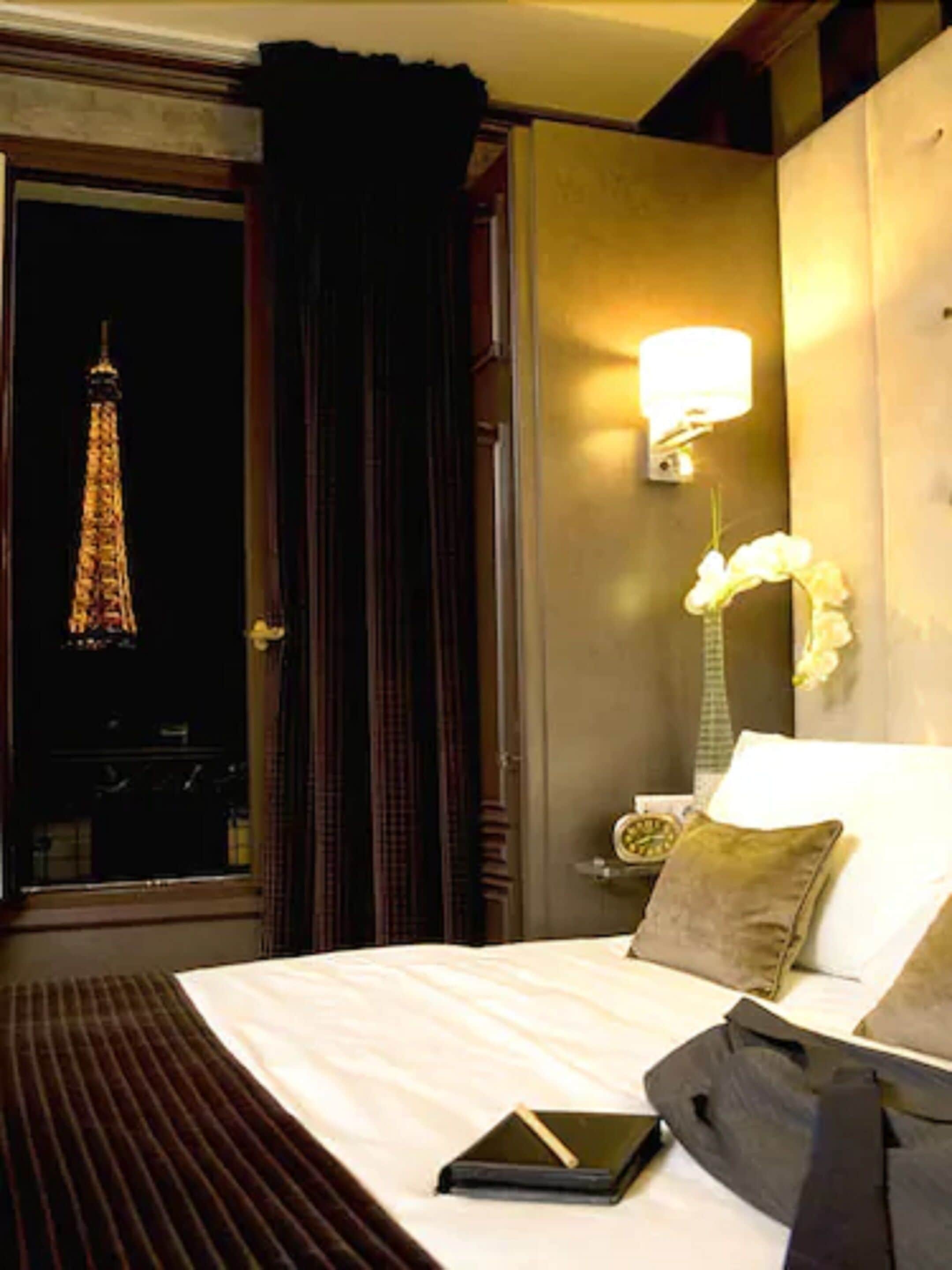 Suite (Eiffel) | Vue de la chambre