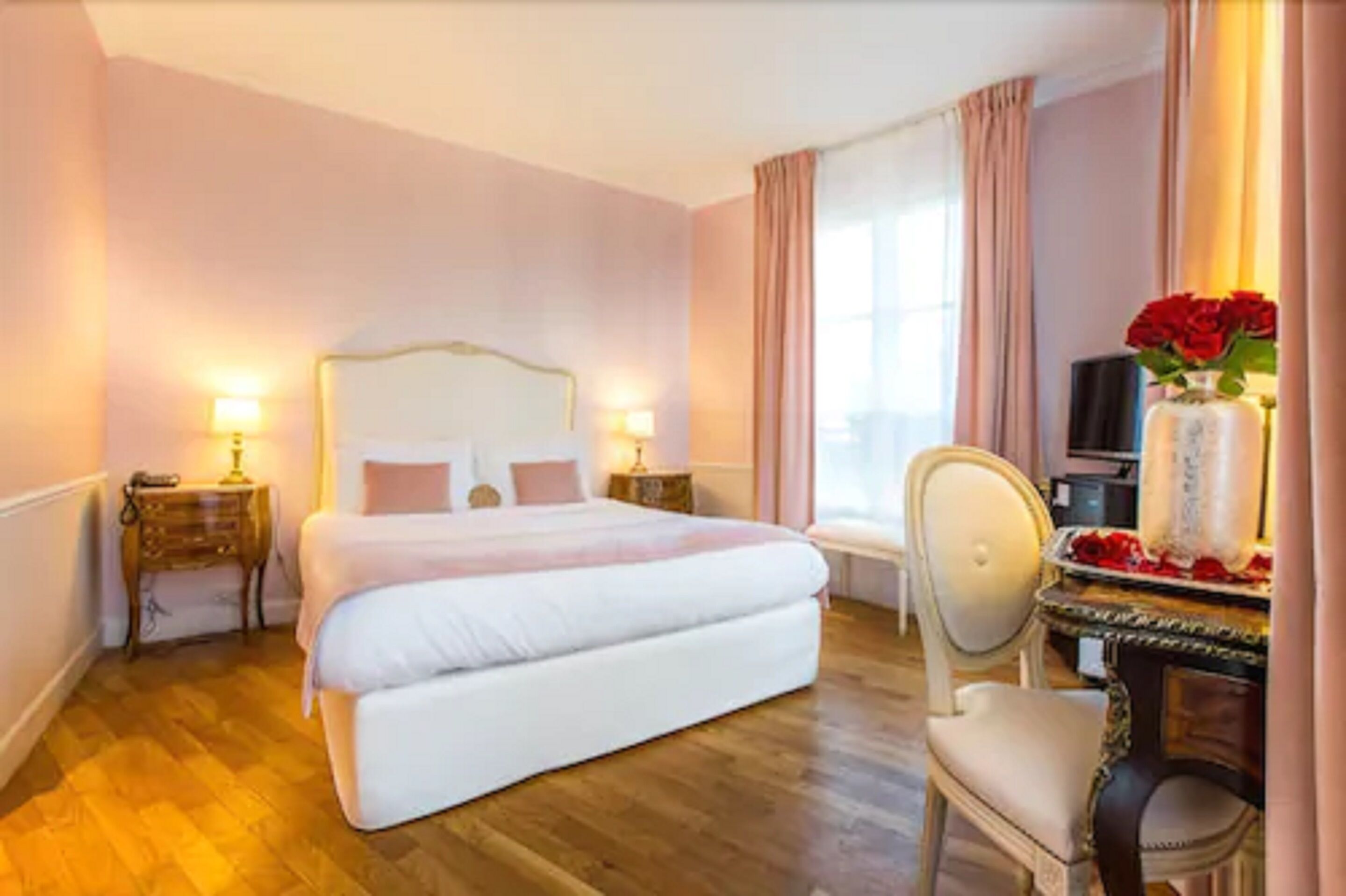 classic double room | 1 bedroom, minibar, in-room safe, individually decorated