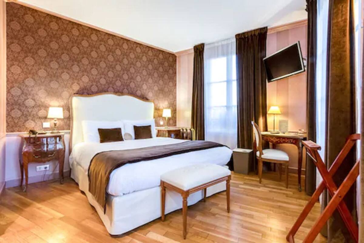 Minibar, két bảo mật tại phòng, bàn, phòng cách âm 