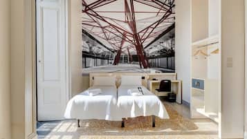 Twin Room | Hypo-allergenic bedding, down duvets, in-room safe, desk
