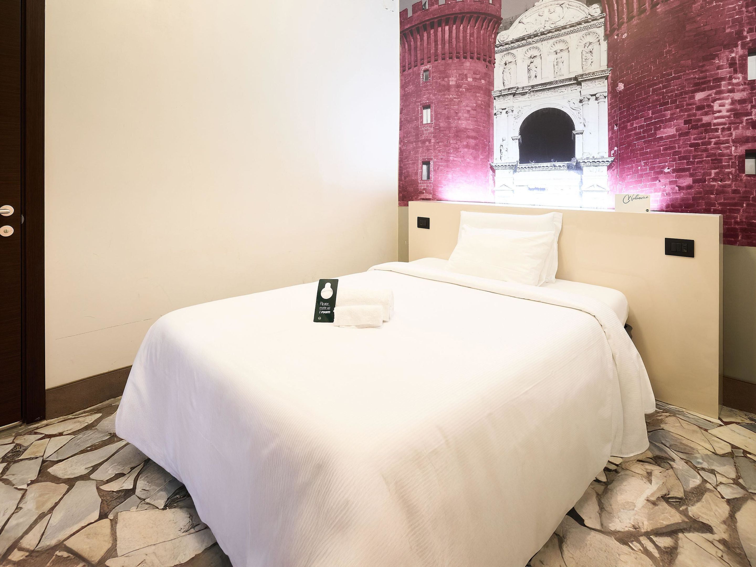 单人房, 无烟房 | 防过敏的被褥、羽绒被、客房内保险箱、办公桌