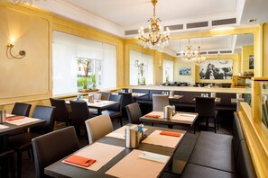 Daily buffet breakfast for a fee - Hotel Coronado (Zürich)