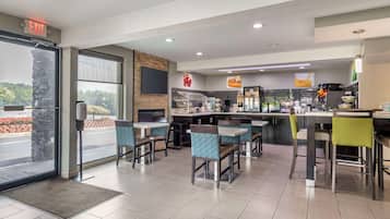 Free daily continental breakfast