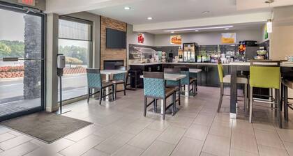 Quality Inn & Suites Athens University Area