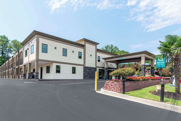 المنشأة من الخارج