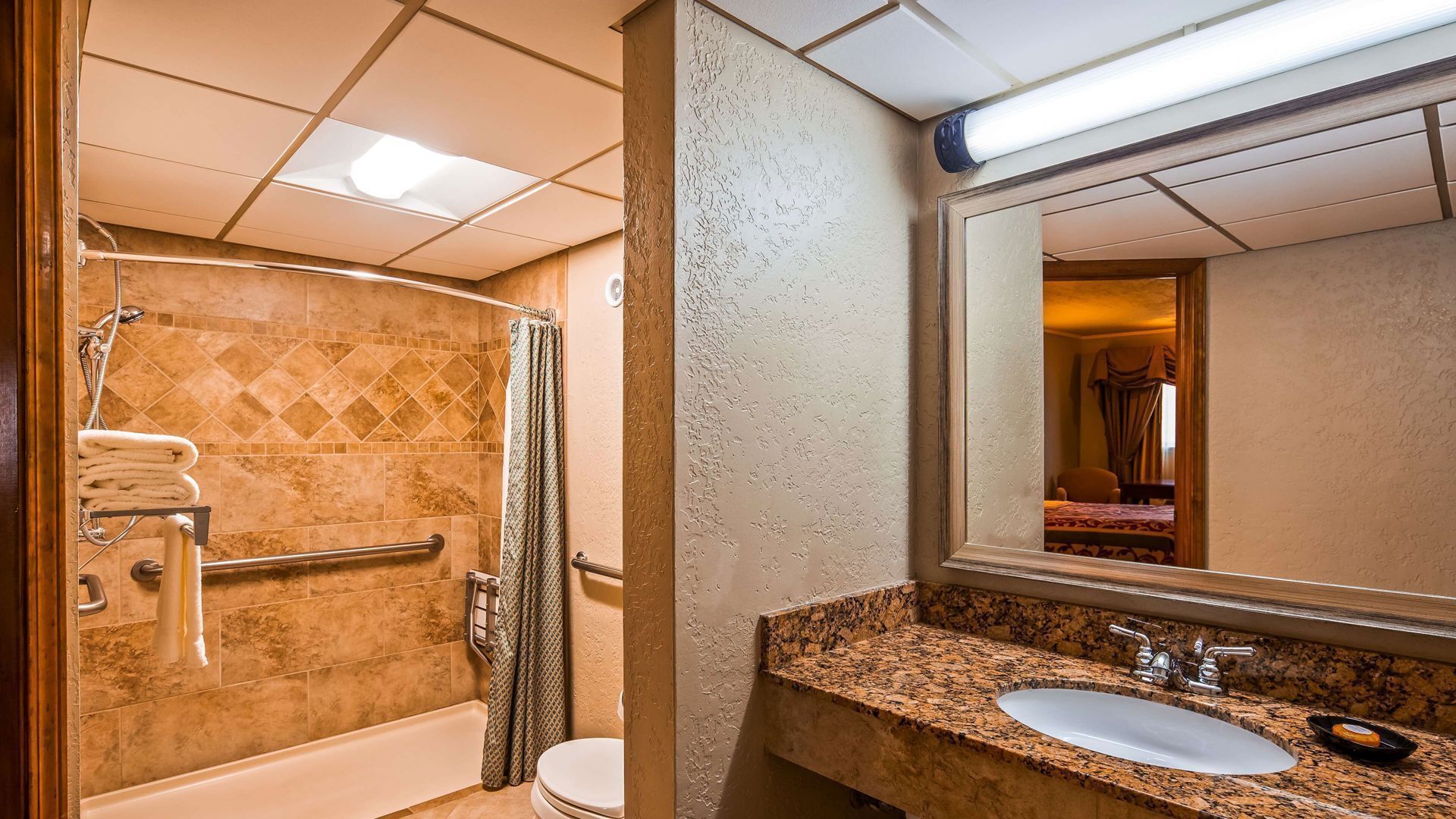 Bathroom | Free toiletries, hair dryer, towels