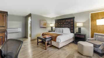 Standard Room, 1 King Bed, Non Smoking, Refrigerator & Microwave | Pillowtop beds, desk, iron/ironing board, cribs/infant beds